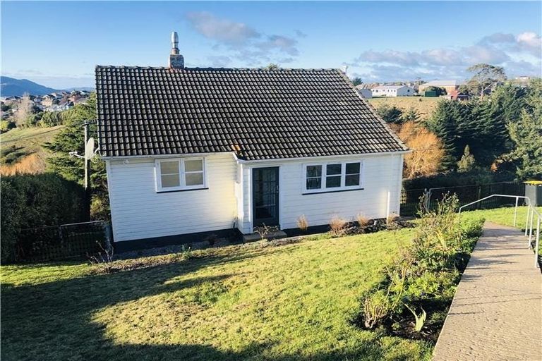 Photo of property in 36 Stenhope Crescent, Corstorphine, Dunedin, 9018