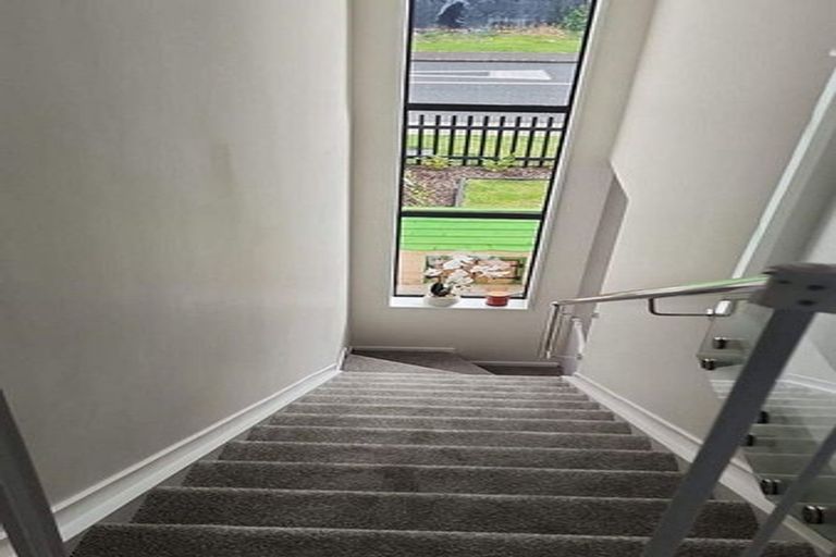 Photo of property in 117 Hutchinsons Road, Bucklands Beach, Auckland, 2014