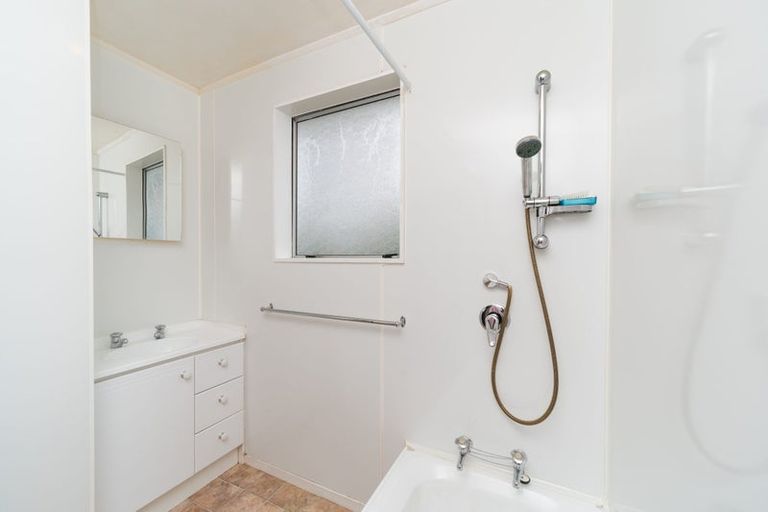 Photo of property in 43 Acacia Street, Kelvin Grove, Palmerston North, 4414