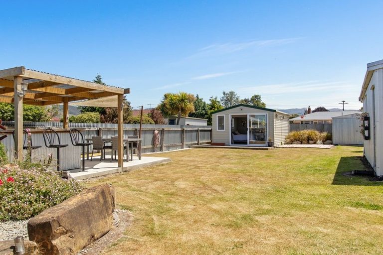 Photo of property in 10 Studholme Street, Waimate, 7924