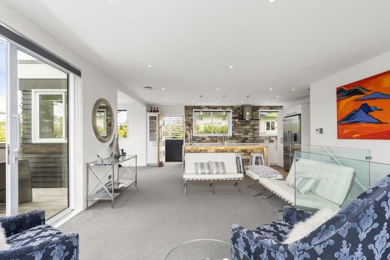 Photo of property in 1/467 Beach Road, Murrays Bay, Auckland, 0630