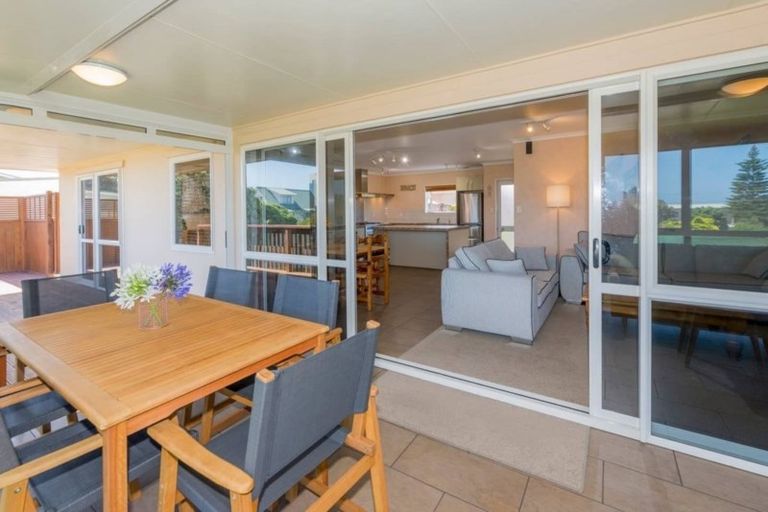 Photo of property in 3 Norna Grove, Waikawa Beach, Levin, 5573