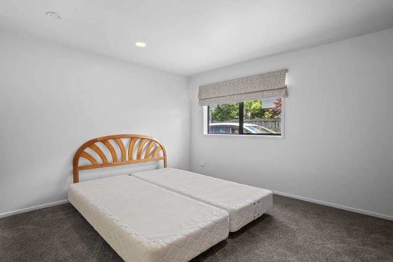 Photo of property in 1/311 Glenfield Road, Glenfield, Auckland, 0629
