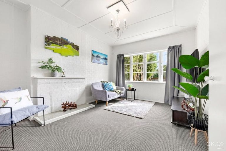 Photo of property in 112 Cambridge Terrace, Fairfield, Lower Hutt, 5011