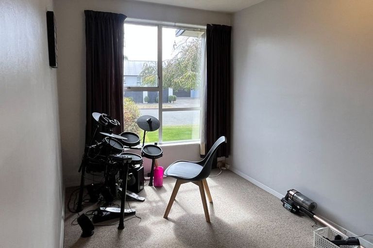 Photo of property in 8 Cardinal Drive, Hillmorton, Christchurch, 8025