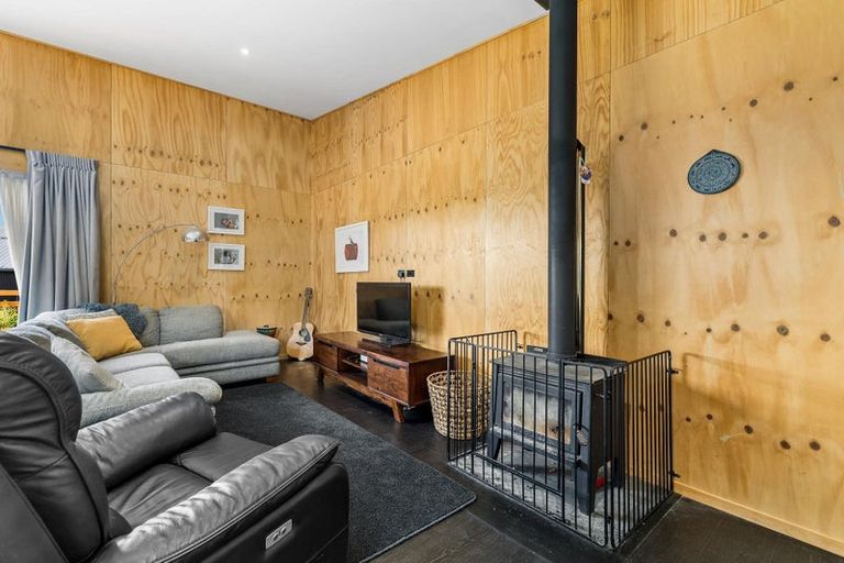 Photo of property in Luggate Park, 10 Cooper Crescent, Luggate, Wanaka, 9383