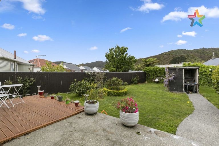 Photo of property in 16 Shearer Crescent, Naenae, Lower Hutt, 5011