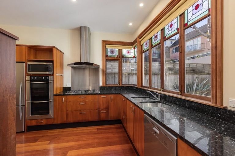 Photo of property in 24 Moir Street, Mount Victoria, Wellington, 6011