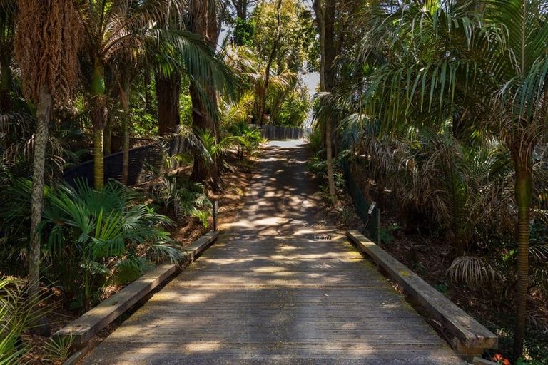 Photo of property in 25 Moore Street, Hillcrest, Auckland, 0627