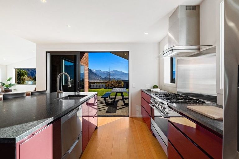 Photo of property in 20 Infinity Drive, Wanaka, 9305
