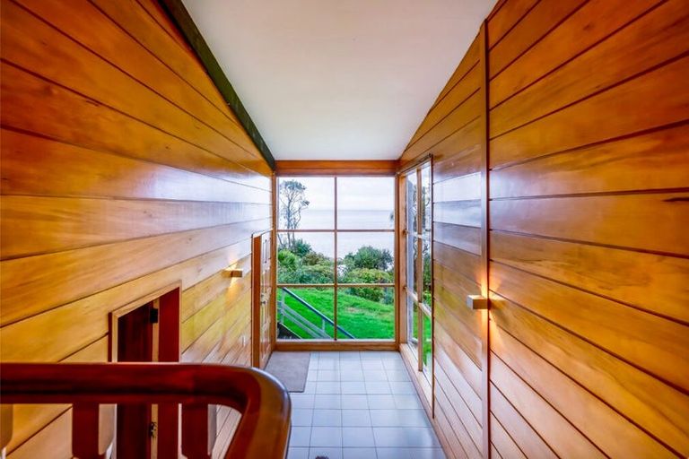 Photo of property in 57 Arapito Road, Titirangi, Auckland, 0604