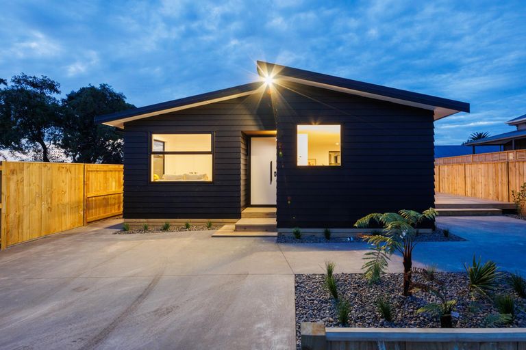 Photo of property in 33b Botanical Road, Takaro, Palmerston North, 4412