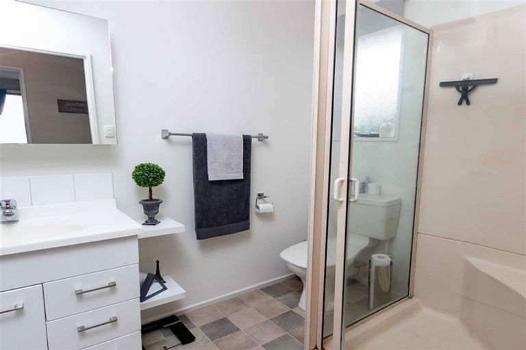 Photo of property in 2/41 Beauford Place, Parklands, Christchurch, 8083