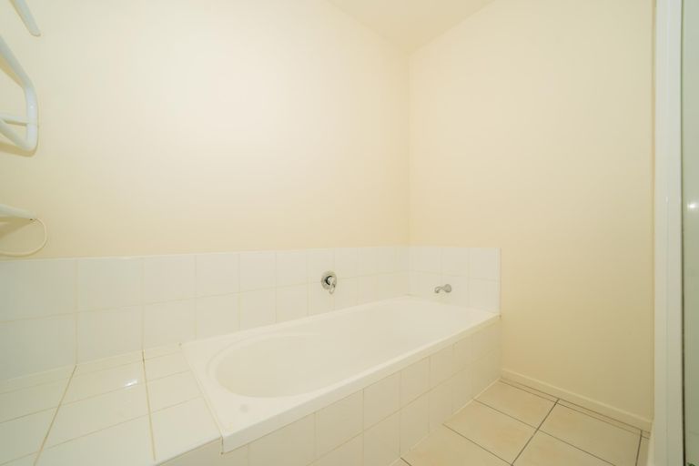 Photo of property in 2/3 Orwell Road, Greenhithe, Auckland, 0632