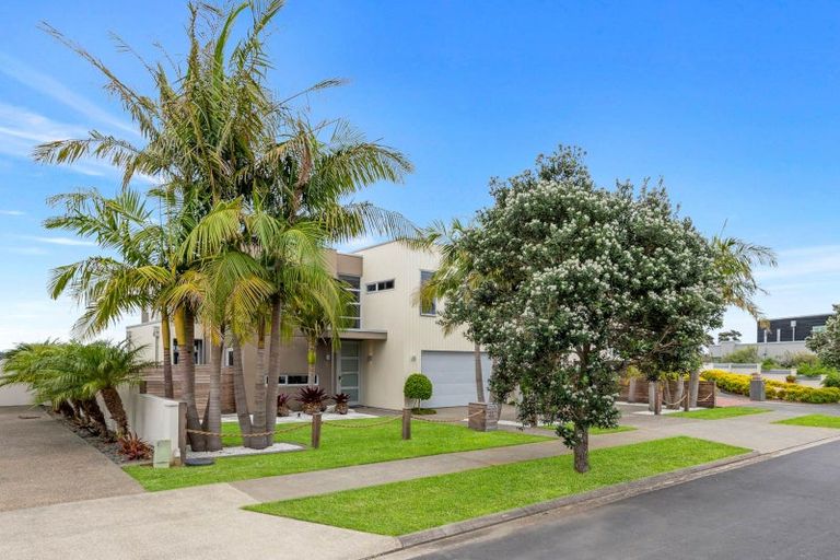 Photo of property in 81 Pine Harbour Parade, Beachlands, Auckland, 2018