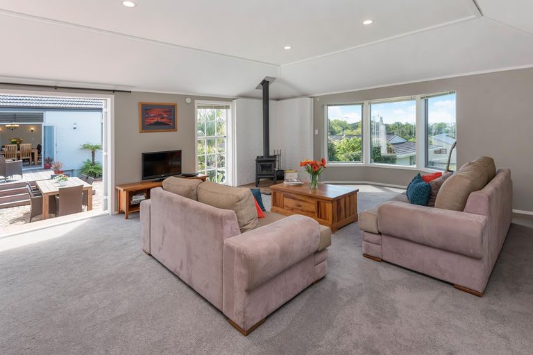 Photo of property in 30 Paparoa Road, Cockle Bay, Auckland, 2014