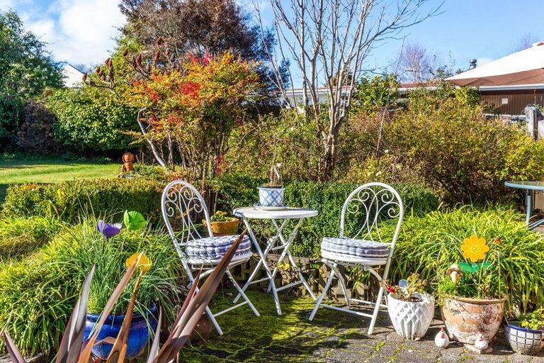 Photo of property in 12 Titoki Avenue, Waipahihi, Taupo, 3330