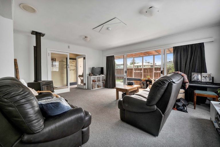 Photo of property in 1 Regan Street, Stratford, 4332