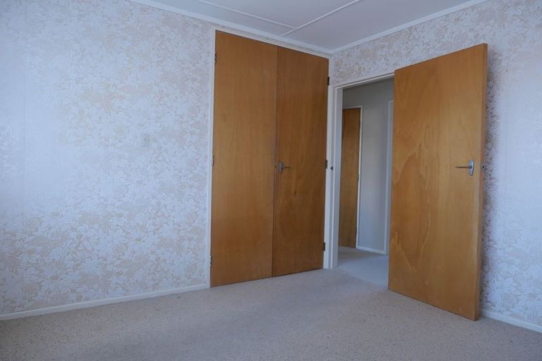 Photo of property in 115 Gloaming Hill, Titahi Bay, Porirua, 5022