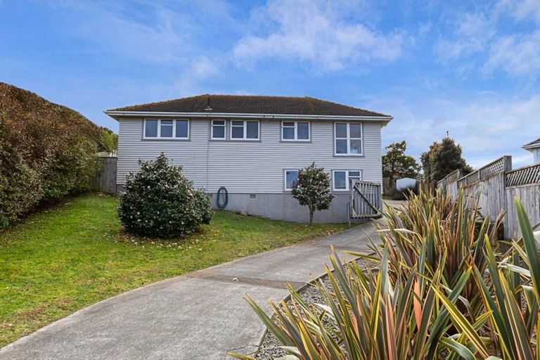 Photo of property in 15 Muturangi Grove, Elsdon, Porirua, 5022