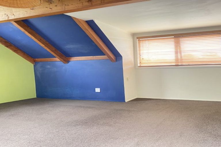 Photo of property in 1/61 Sylvia Road, Hillcrest, Auckland, 0627