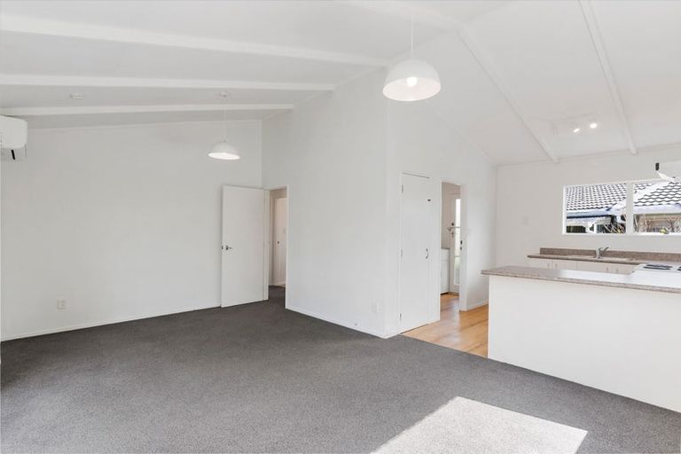 Photo of property in 72 Vodanovich Road, Te Atatu South, Auckland, 0610