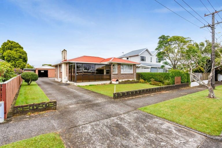 Photo of property in 38 Cowling Road, Hurdon, New Plymouth, 4310