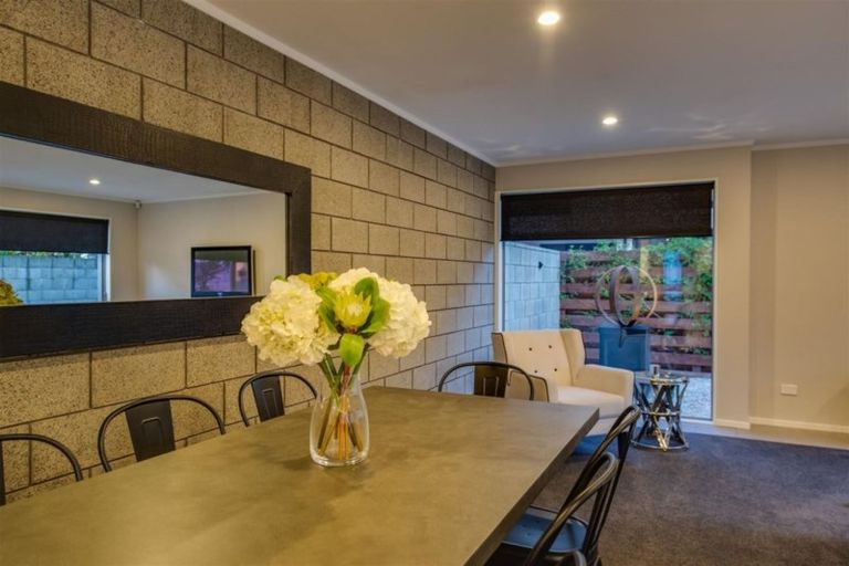 Photo of property in 142 Holly Road, St Albans, Christchurch, 8014