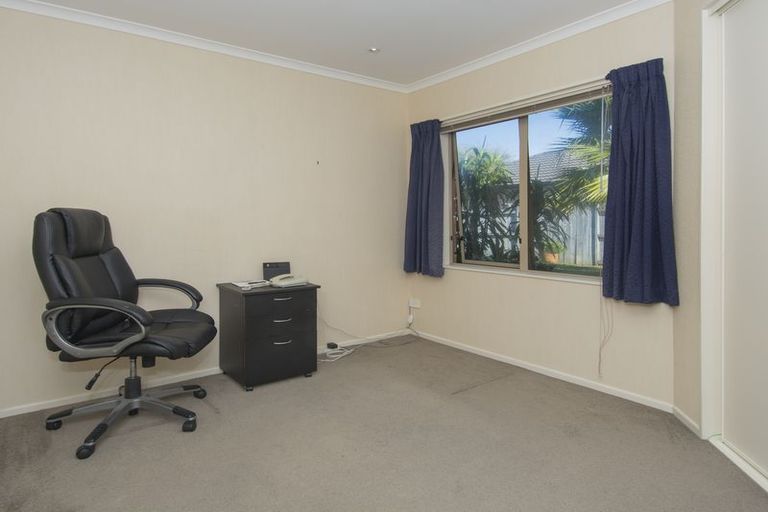 Photo of property in 19 Mcleod Place, Papamoa Beach, Papamoa, 3118