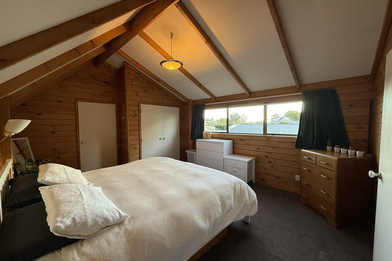 Photo of property in 4 Hadley Wood Drive, Wattle Downs, Auckland, 2103