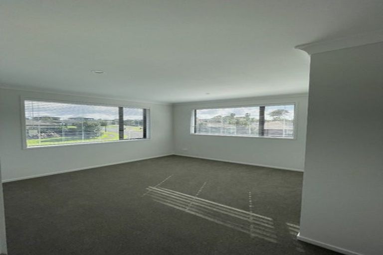 Photo of property in 46 Sunningdale Street, Wattle Downs, Auckland, 2103
