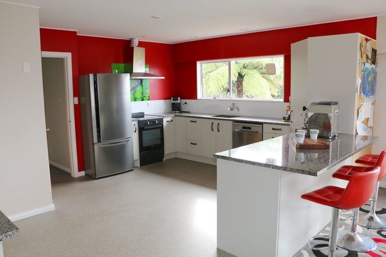 Photo of property in 3 Ardal Grove, Tirohanga, Lower Hutt, 5010