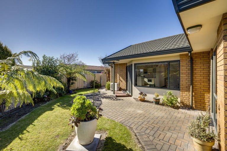 Photo of property in 35 Beaufort Place, Taradale, Napier, 4112