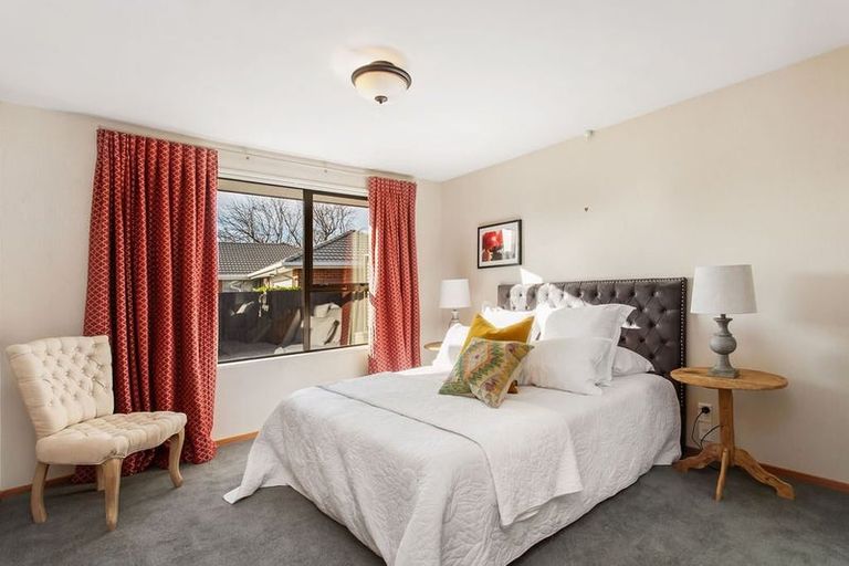 Photo of property in 1/8 Tuscany Place, Beckenham, Christchurch, 8023