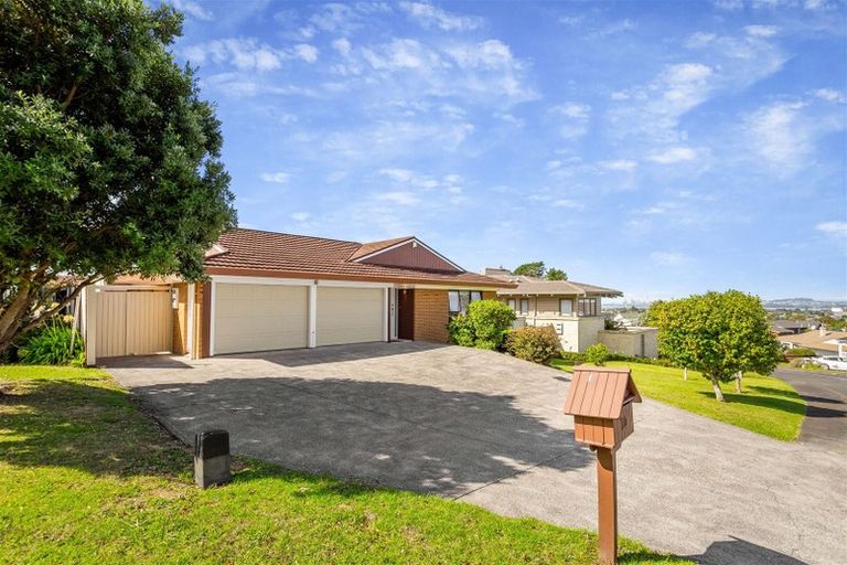 Photo of property in 10 Tatyana Place, Massey, Auckland, 0614