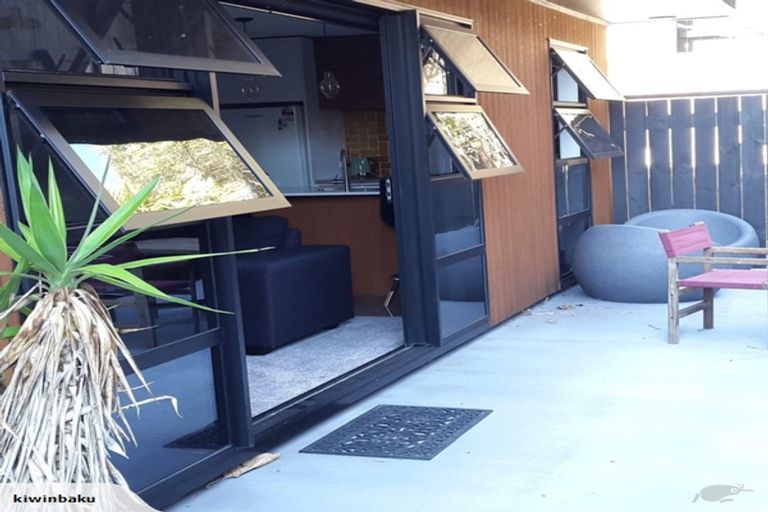 Photo of property in 14 Hamblyn Street, Strandon, New Plymouth, 4312