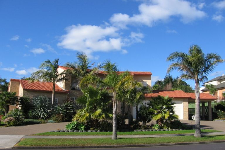 Photo of property in 22 Anaheim Boulevard, Shamrock Park, Auckland, 2016