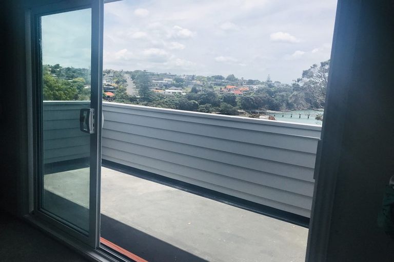 Photo of property in 23a Bournemouth Terrace, Murrays Bay, Auckland, 0630