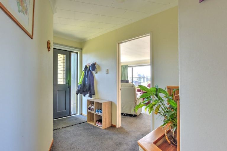 Photo of property in 86 Seaward Road, Edendale, 9825