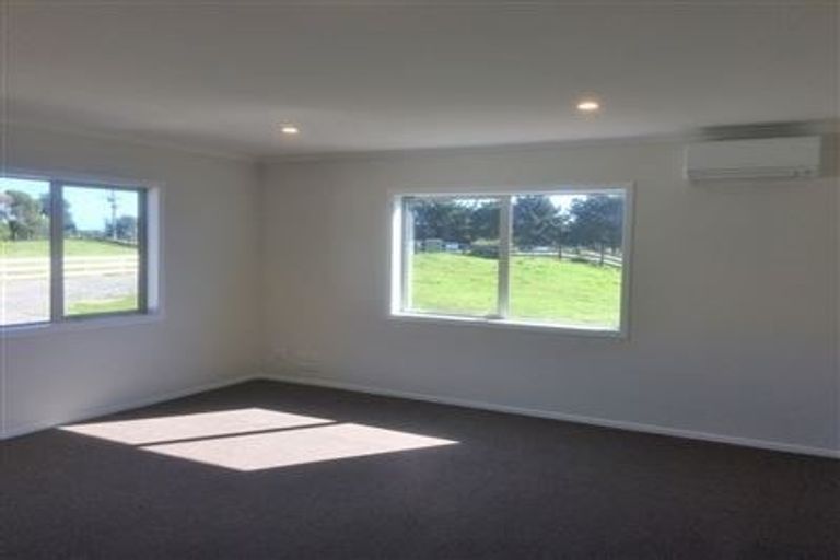 Photo of property in 34 Sims Road, Te Horo Beach, Otaki, 5581