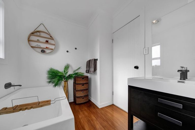 Photo of property in 52 Puriri Street, Hawera, 4610