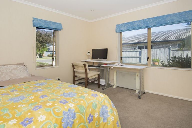 Photo of property in 19 Mcleod Place, Papamoa Beach, Papamoa, 3118