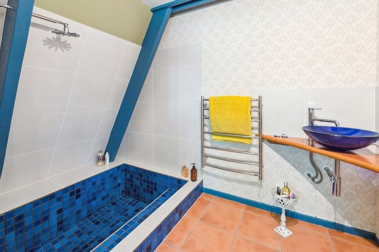 Photo of property in 10 Hastings Street, Waikanae Beach, Waikanae, 5036