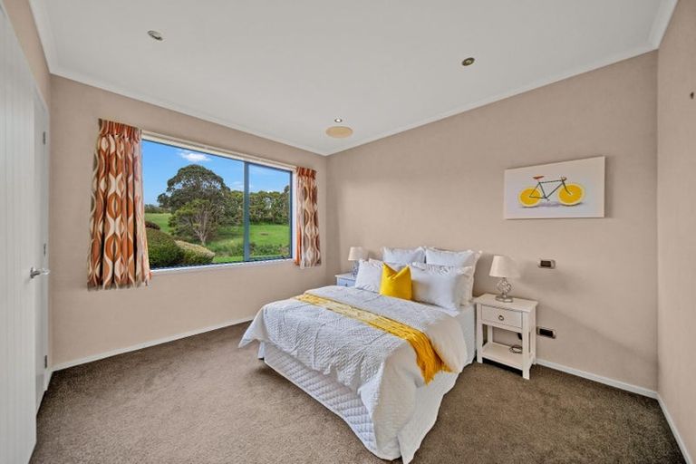 Photo of property in 131 Foster Road, Kumeu, 0891