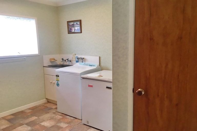 Photo of property in 29 Mills Street, Eltham, 4322