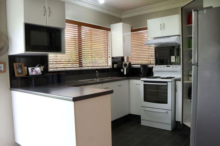 Photo of property in 48 Newton Place, Westbrook, Palmerston North, 4412