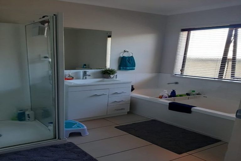 Photo of property in 10 Diamond Grove, Brown Owl, Upper Hutt, 5018