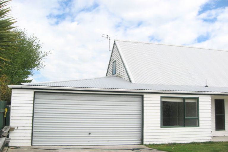 Photo of property in 33a Broadway Avenue, Waikuku Beach, 7473