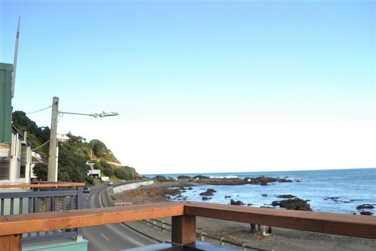 Photo of property in 32 Owhiro Bay Parade, Owhiro Bay, Wellington, 6023