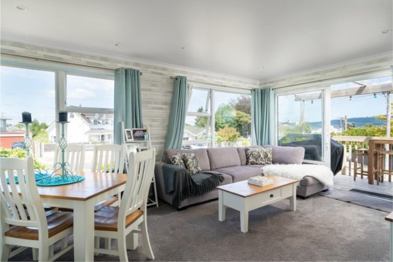 Photo of property in 38 Aubrey Crescent, Rainbow Point, Taupo, 3330